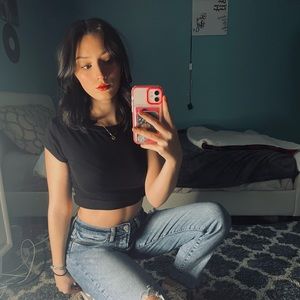 Meet your Posher, Chloe